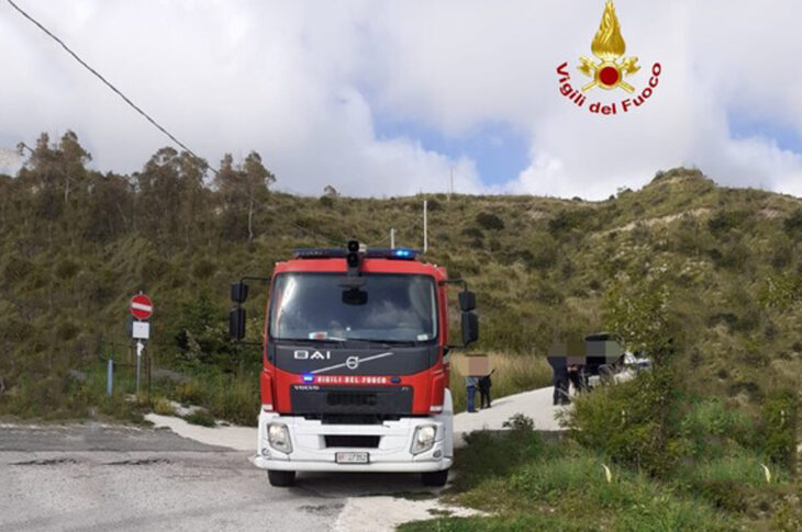 Mondragone, si ribalta auto con cinque ragazzi